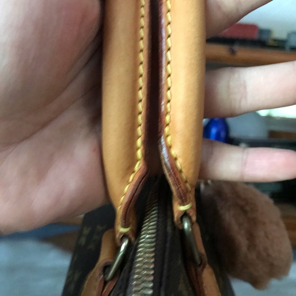 🌸SOLD🌸Authentic Louis Vuitton Alma Pm Monogram - Picture 3 of 8